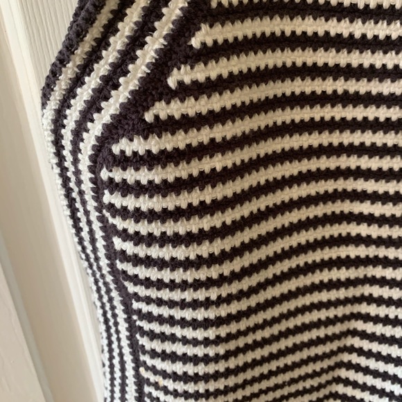 Levi’s Crochet Tank Top - Picture 3 of 3